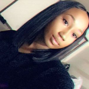 Meet your Posher, Desiree